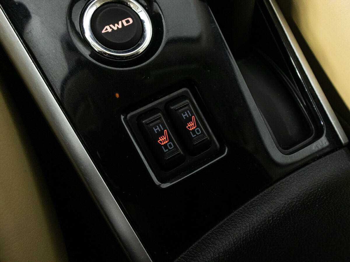 Б/У Митсубиши Оутлэндер 2018 года. Фото: #16