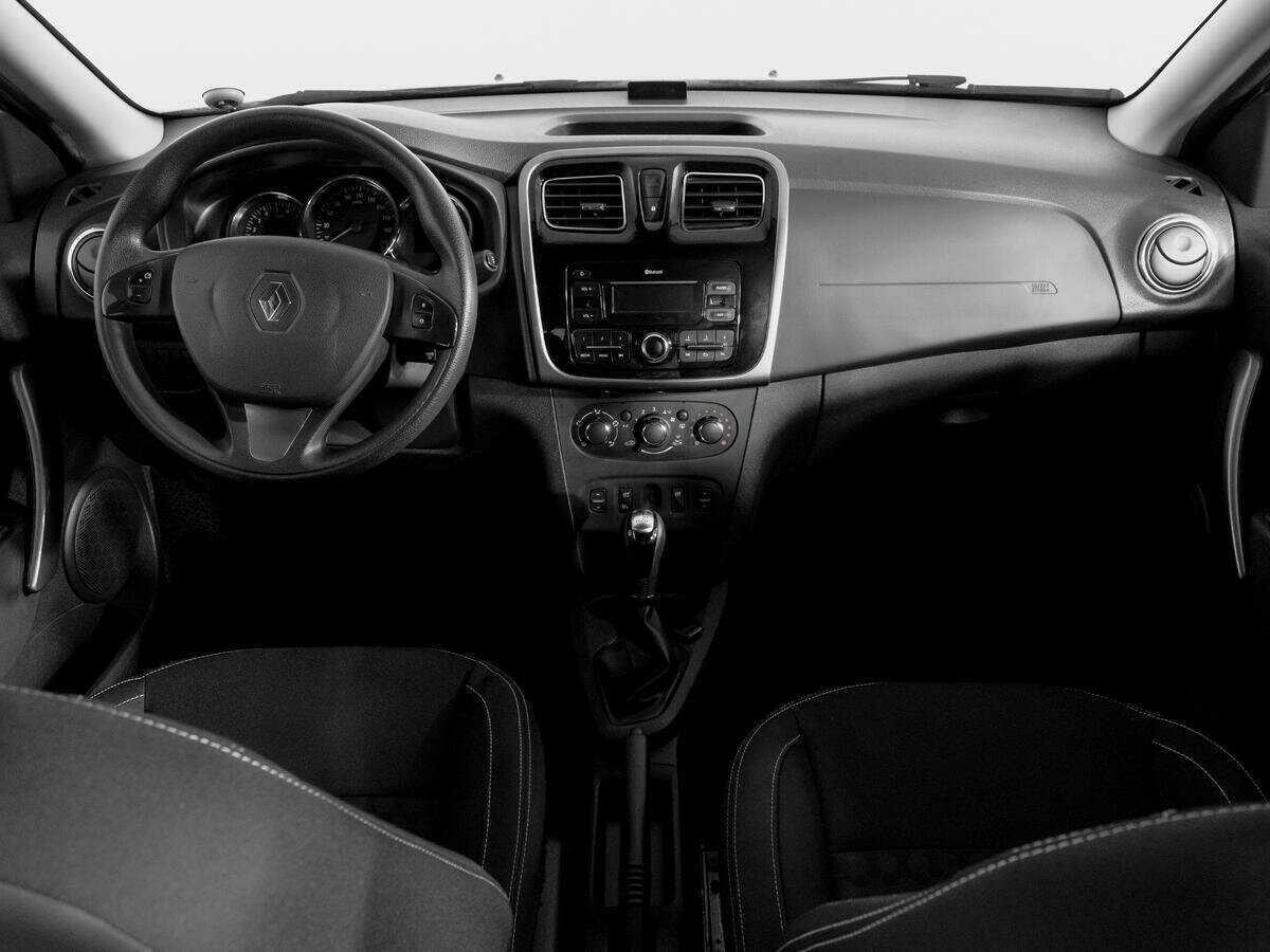 Б/У Рено Логан 2017 года. Фото: #11