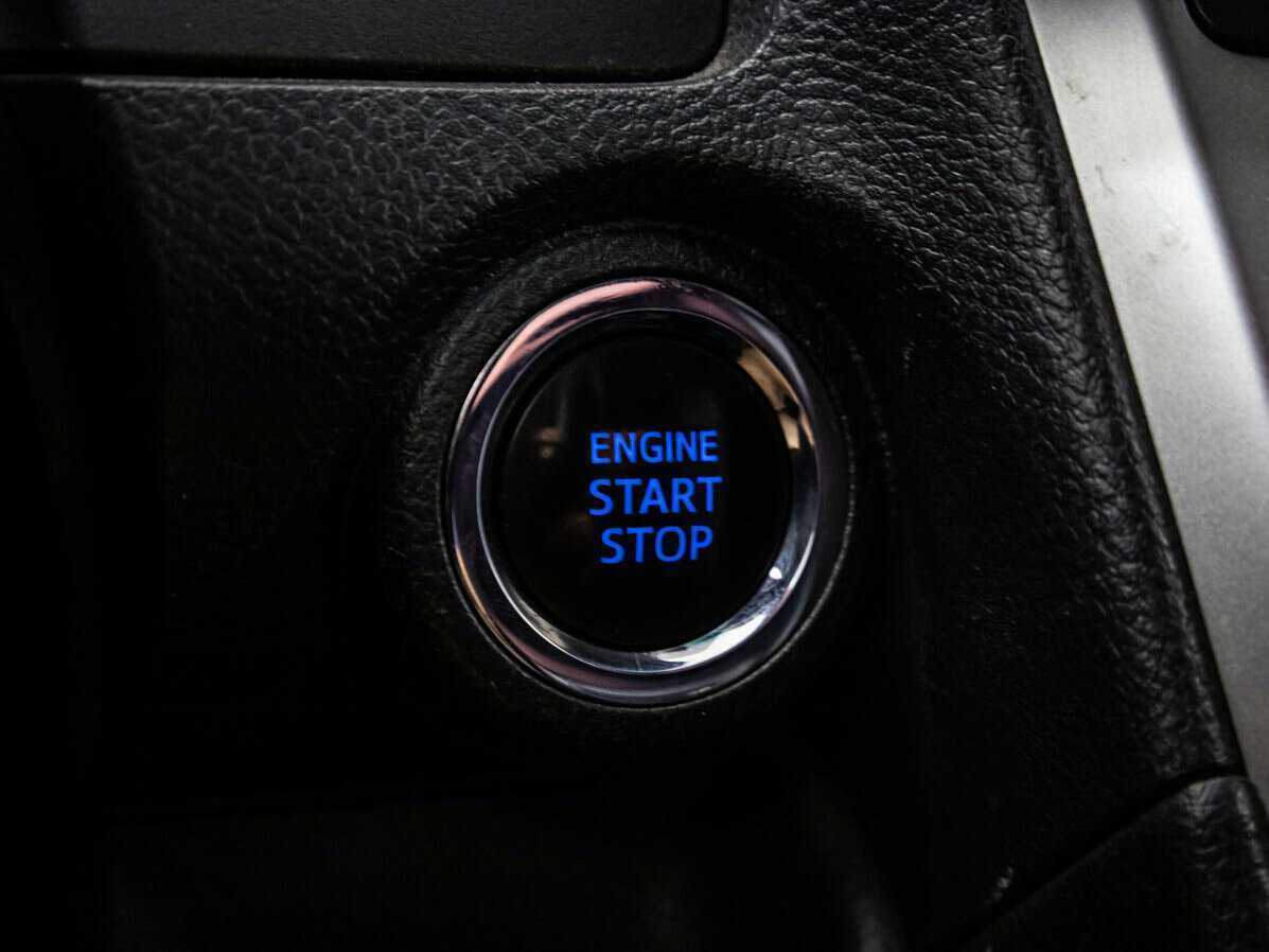 Б/У Тойота Камри 2017 года. Фото: #15