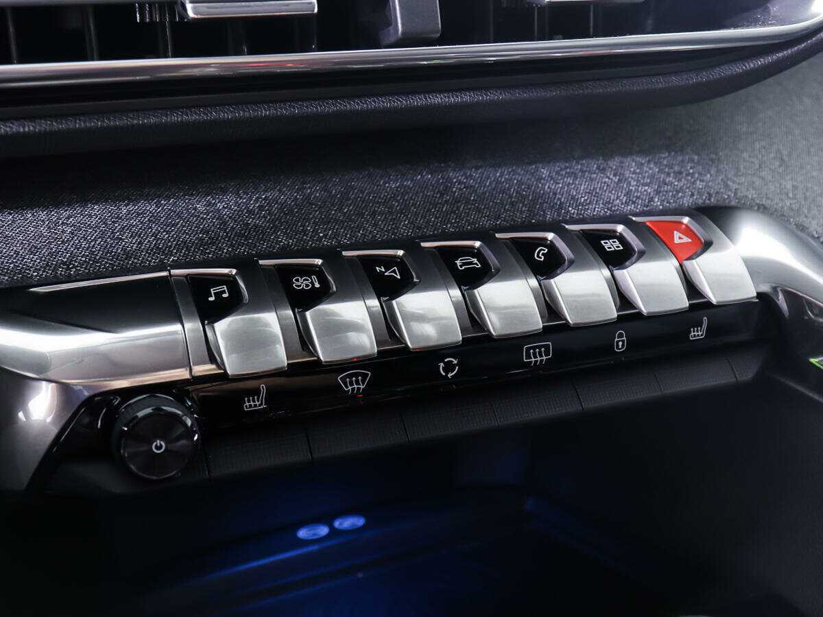 Б/У Пежо 3008 2017 года. Фото: #18