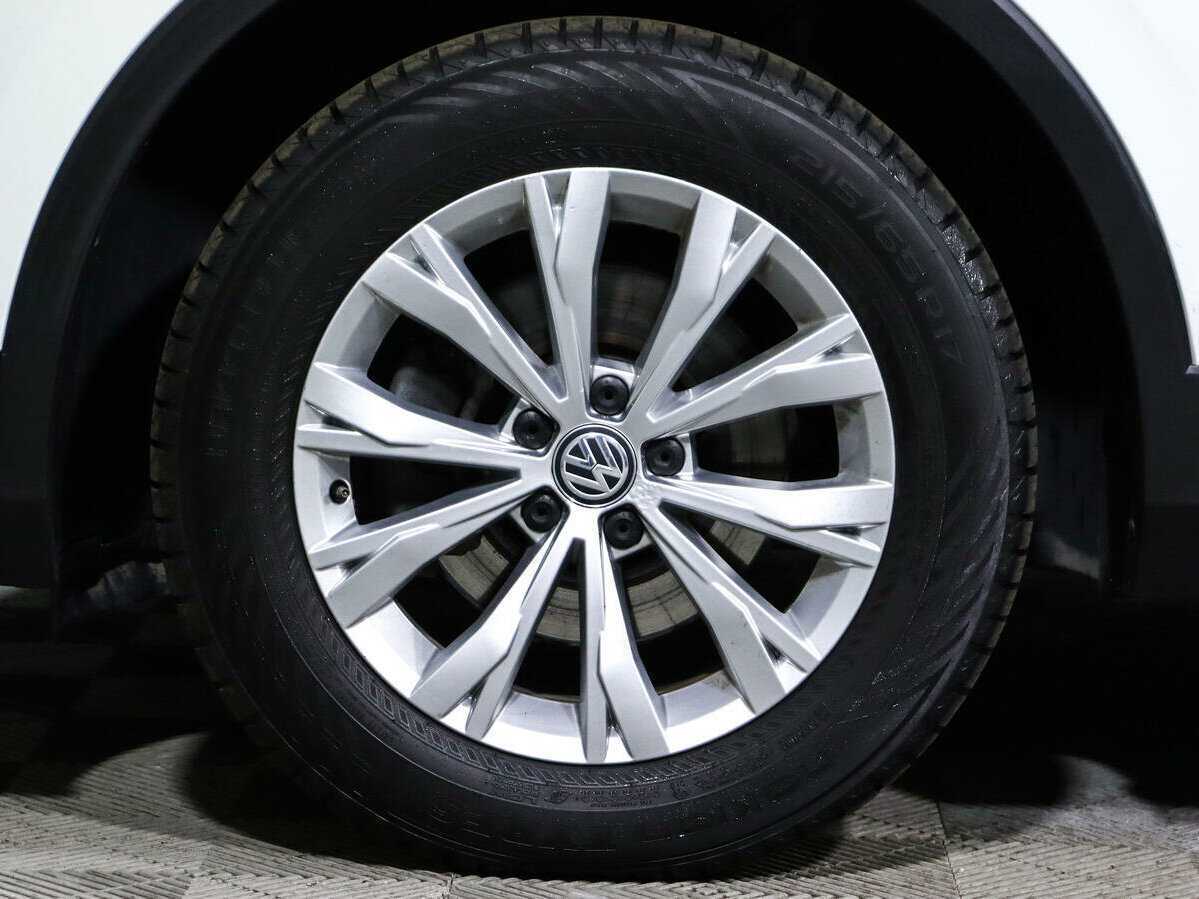 Б/У Фольксваген Тигуан 2017 года. Фото: #16