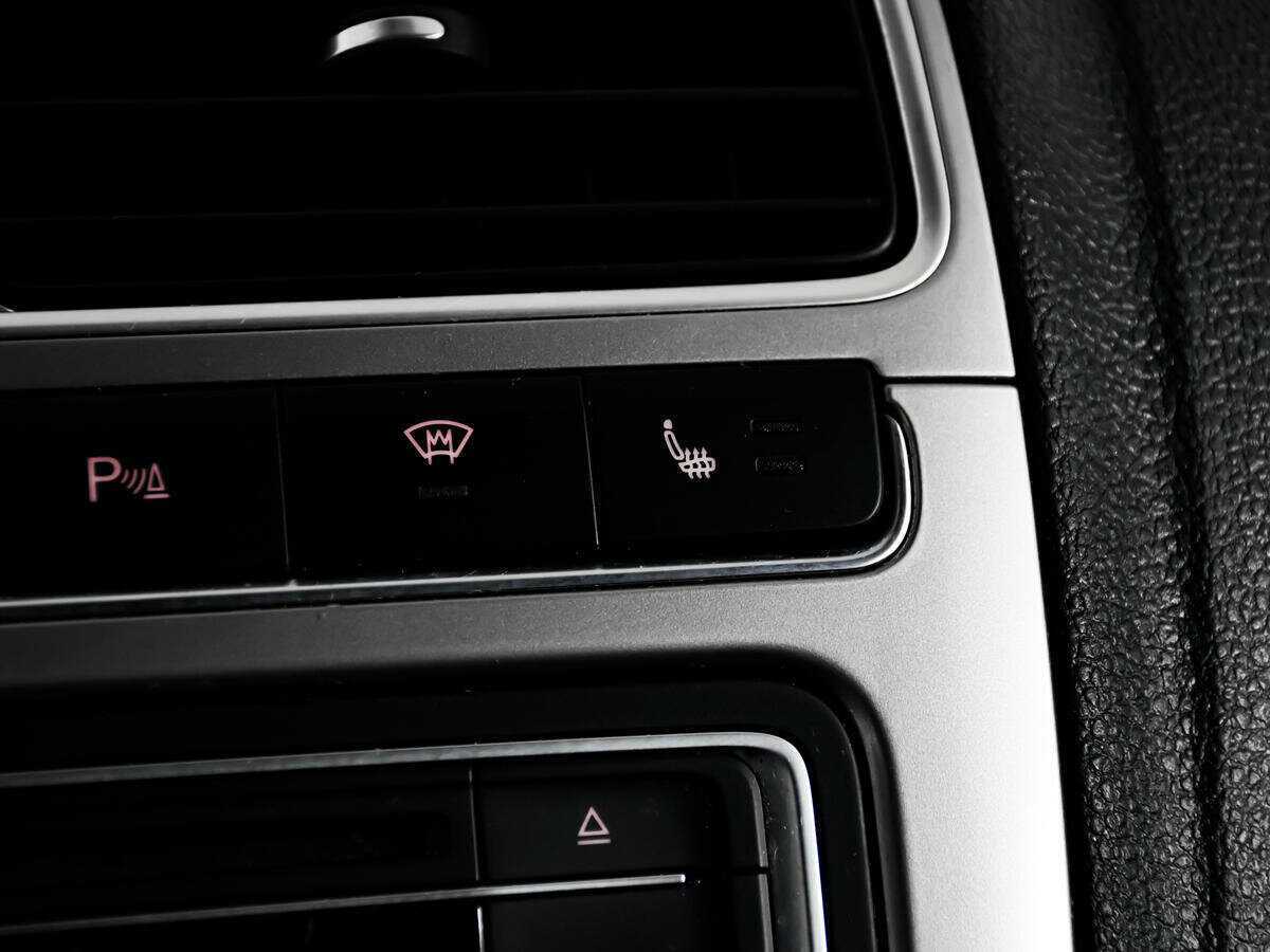 Б/У Фольксваген Поло 2017 года. Фото: #13