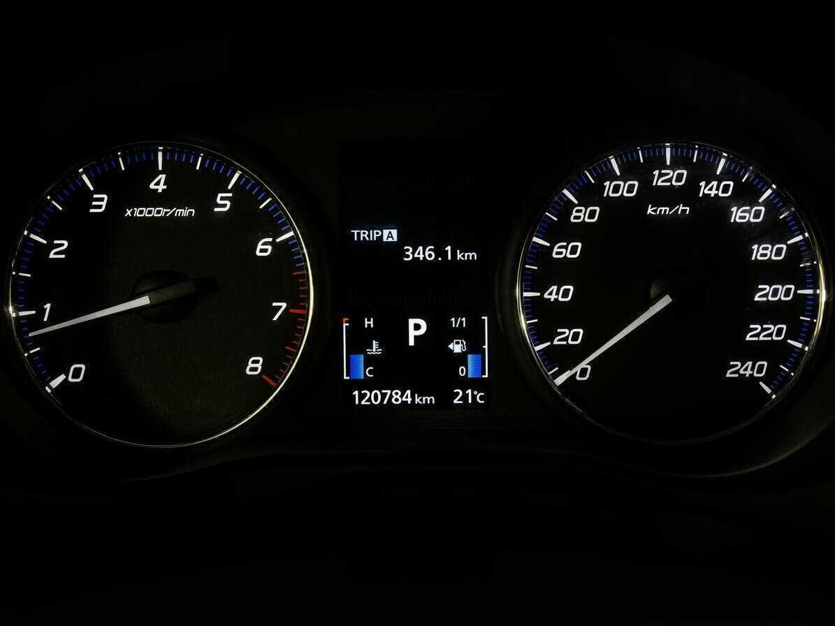 Б/У Митсубиши Оутлэндер 2018 года. Фото: #17