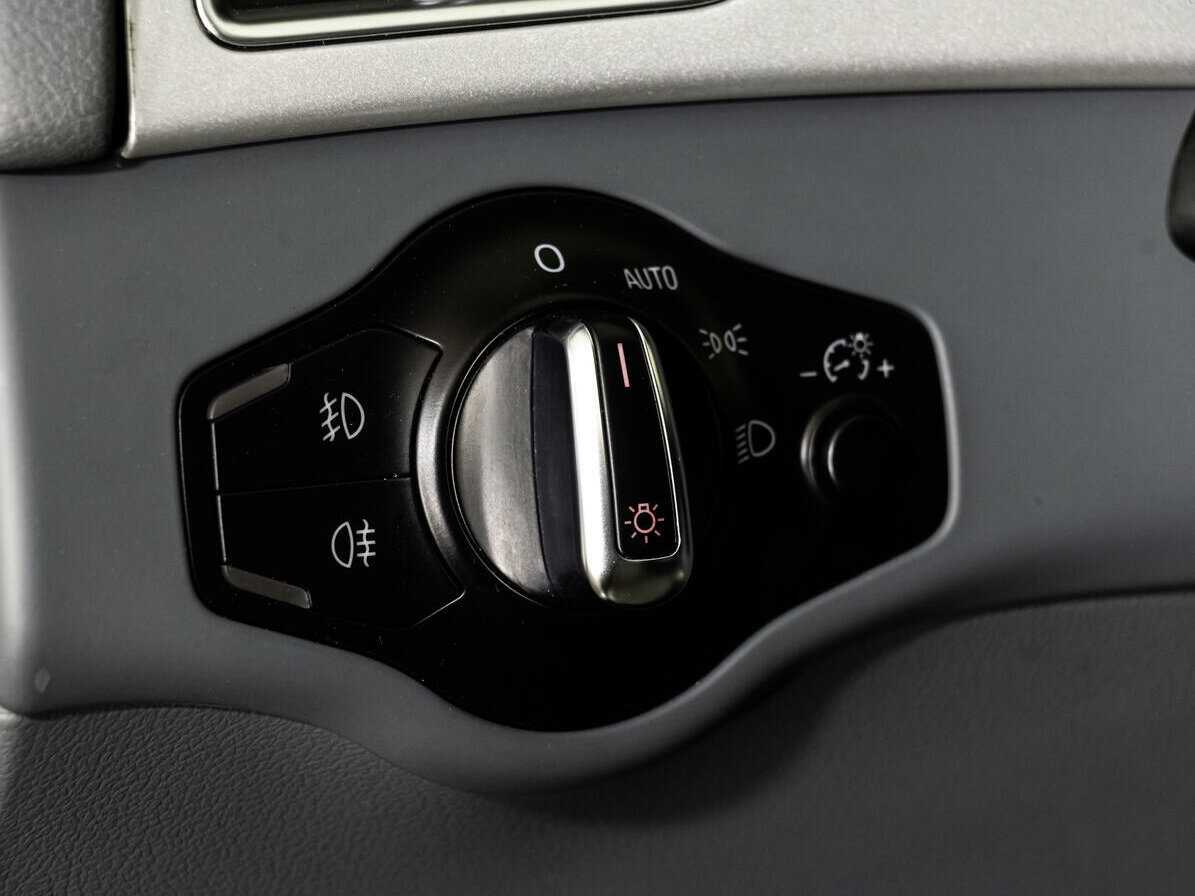 Б/У Ауди А4 2015 года. Фото: #18