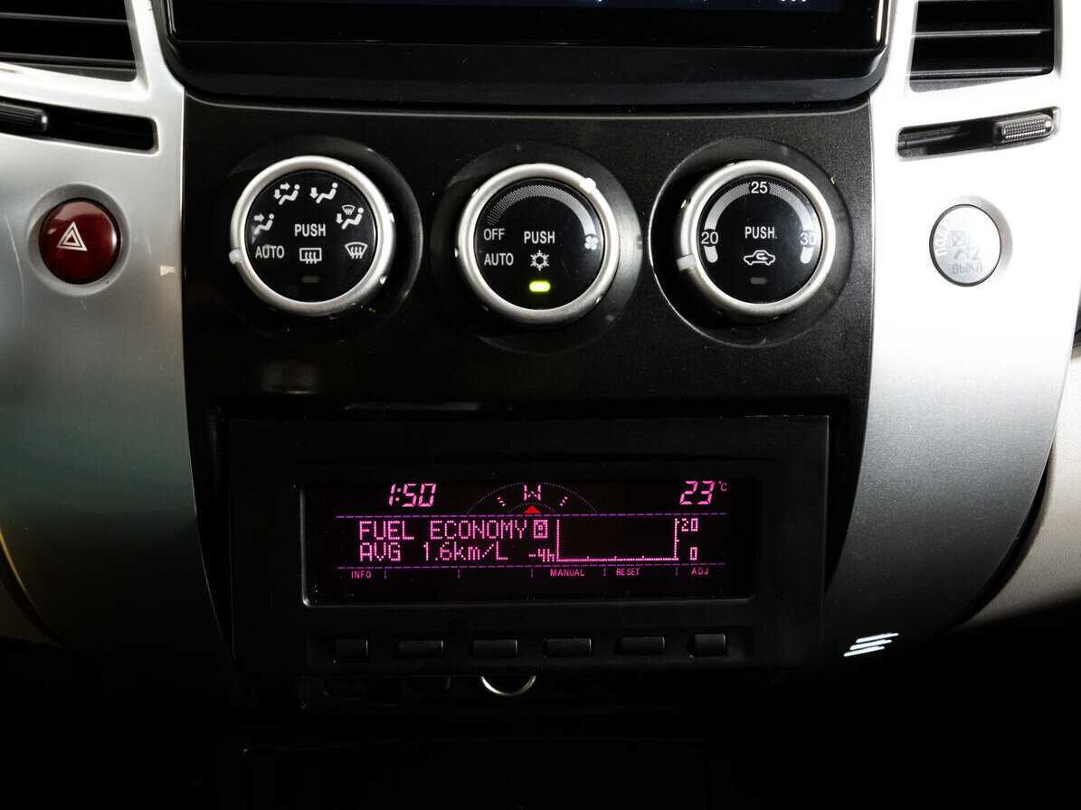 Б/У Митсубиши Паджеро Спорт 2014 года. Фото: #13