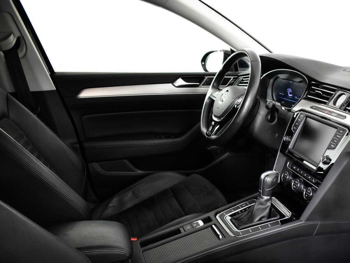 Б/У Фольксваген Пассат 2016 года. Фото: #8