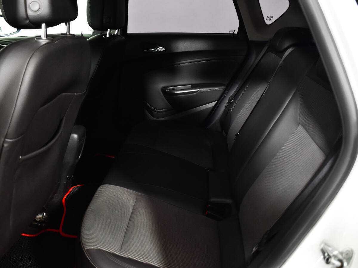 Б/У Опель Астра 2012 года. Фото: #7