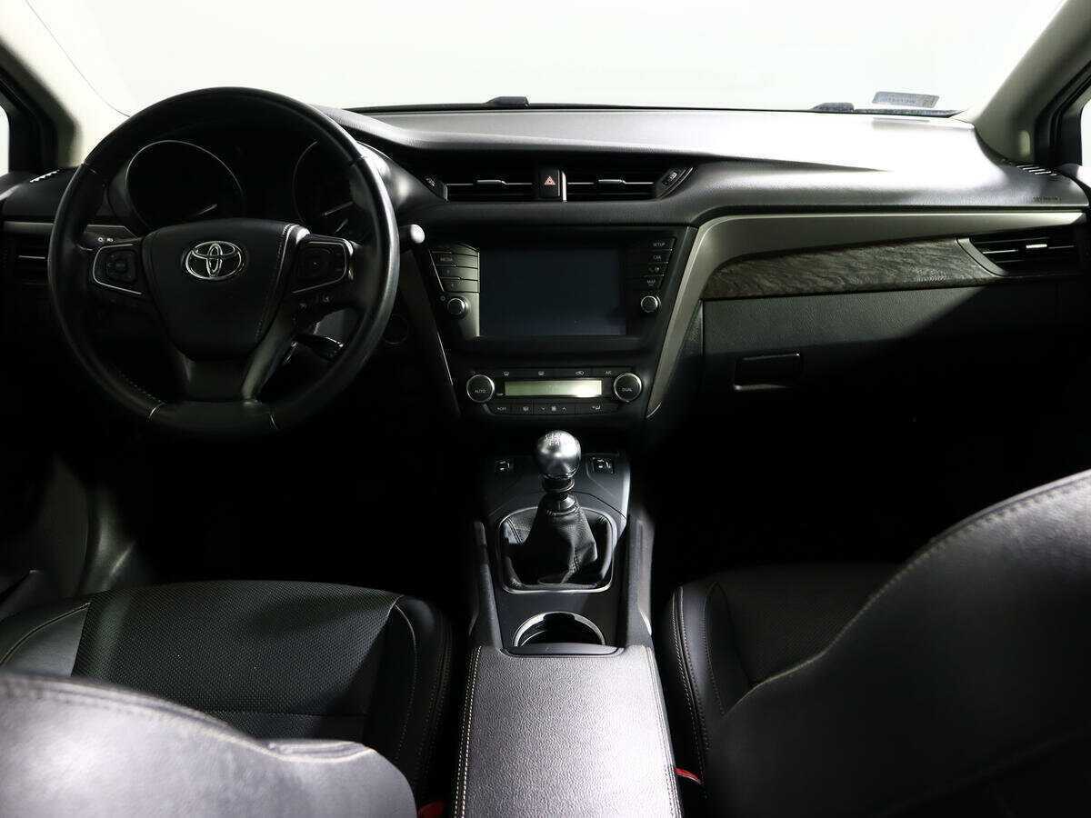 Б/У Тойота Авенсис 2018 года. Фото: #8