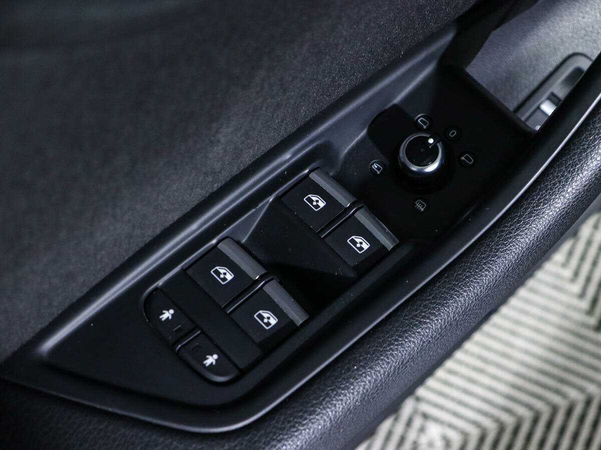 Б/У Ауди А4 2016 года. Фото: #13