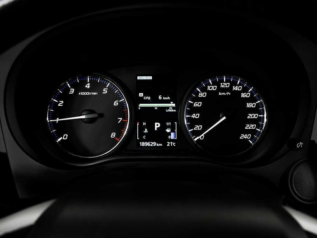 Б/У Митсубиши Оутлэндер 2013 года. Фото: #9