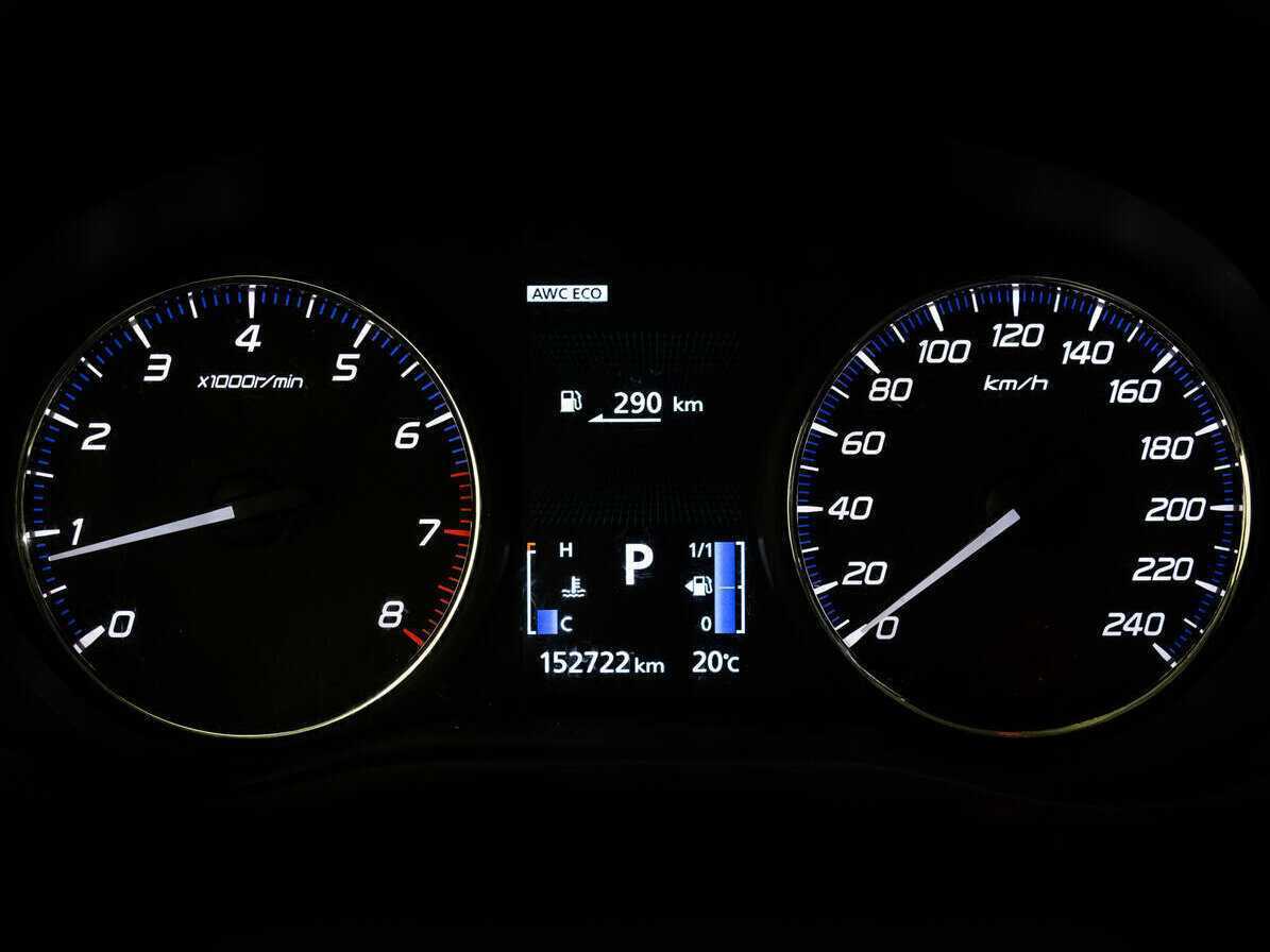 Б/У Митсубиши Оутлэндер 2016 года. Фото: #18