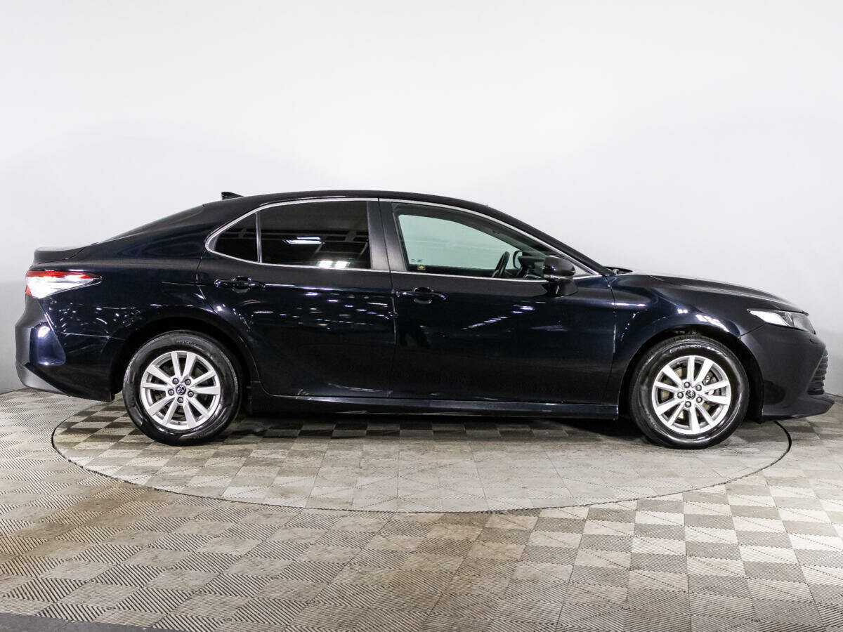 Б/У Тойота Камри 2018 года. Фото: #3