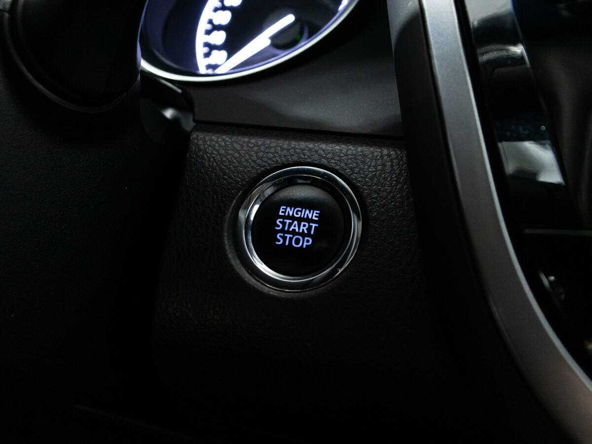 Б/У Тойота Камри 2018 года. Фото: #16