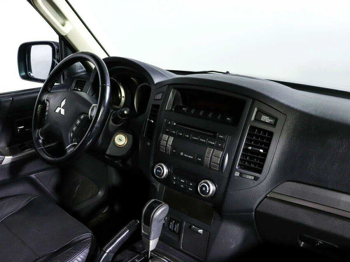 Б/У Митсубиши Паджеро 2013 года. Фото: #6