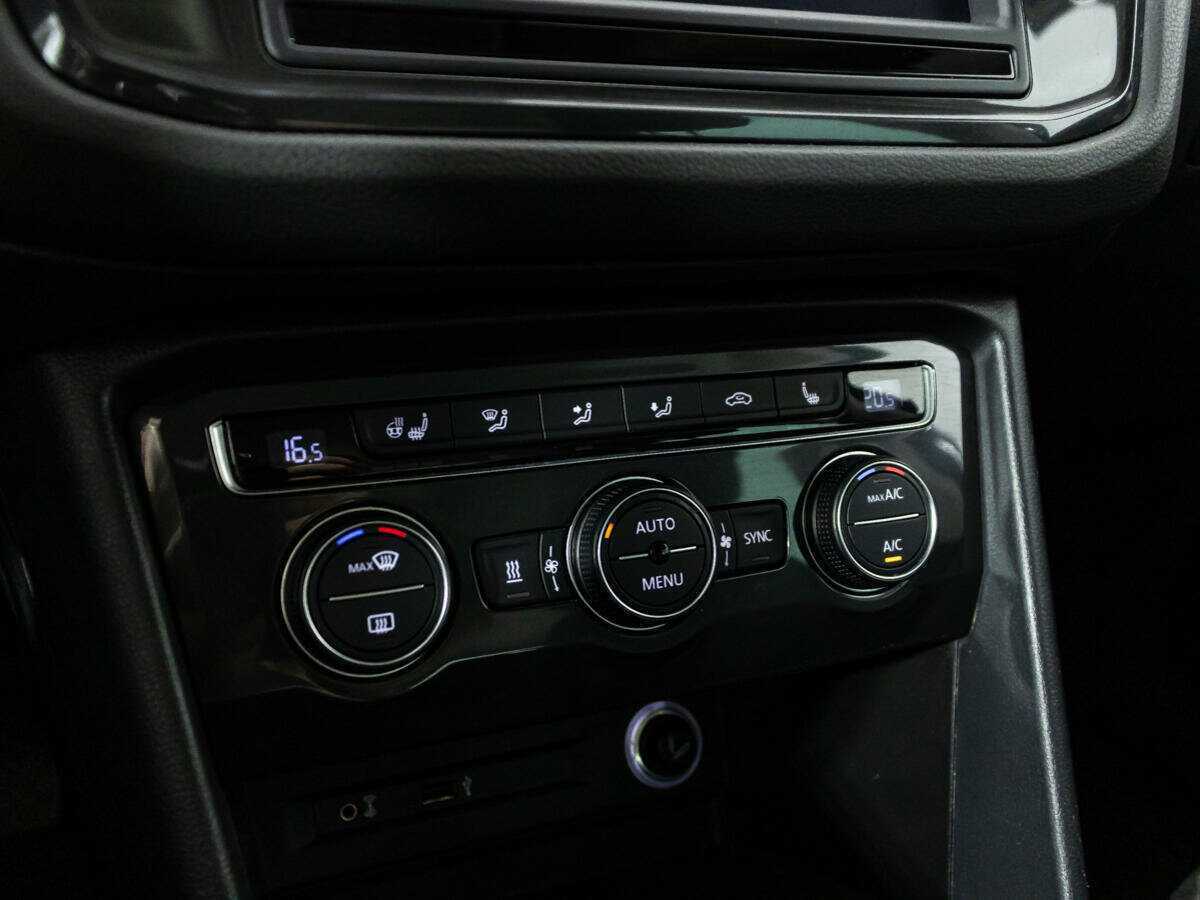 Б/У Фольксваген Тигуан 2017 года. Фото: #16