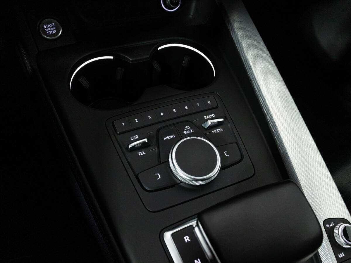 Б/У Ауди А4 2016 года. Фото: #17