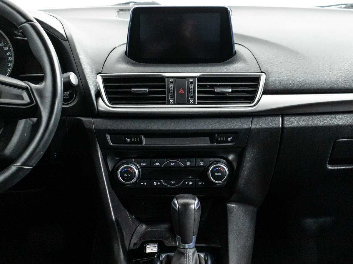 Б/У Мазда 3 2016 года. Фото: #12