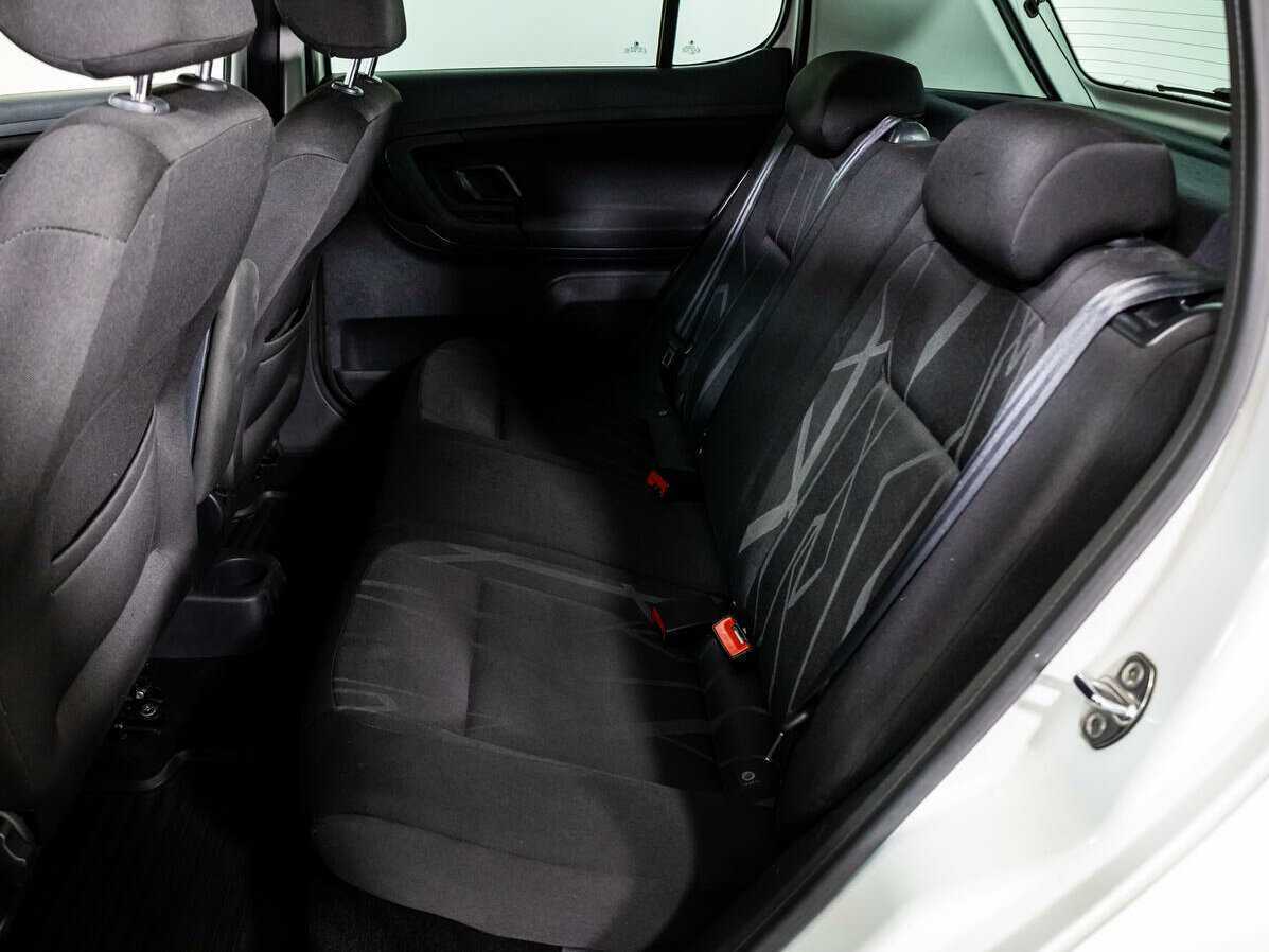 Б/У Шкода Фабия 2014 года. Фото: #9