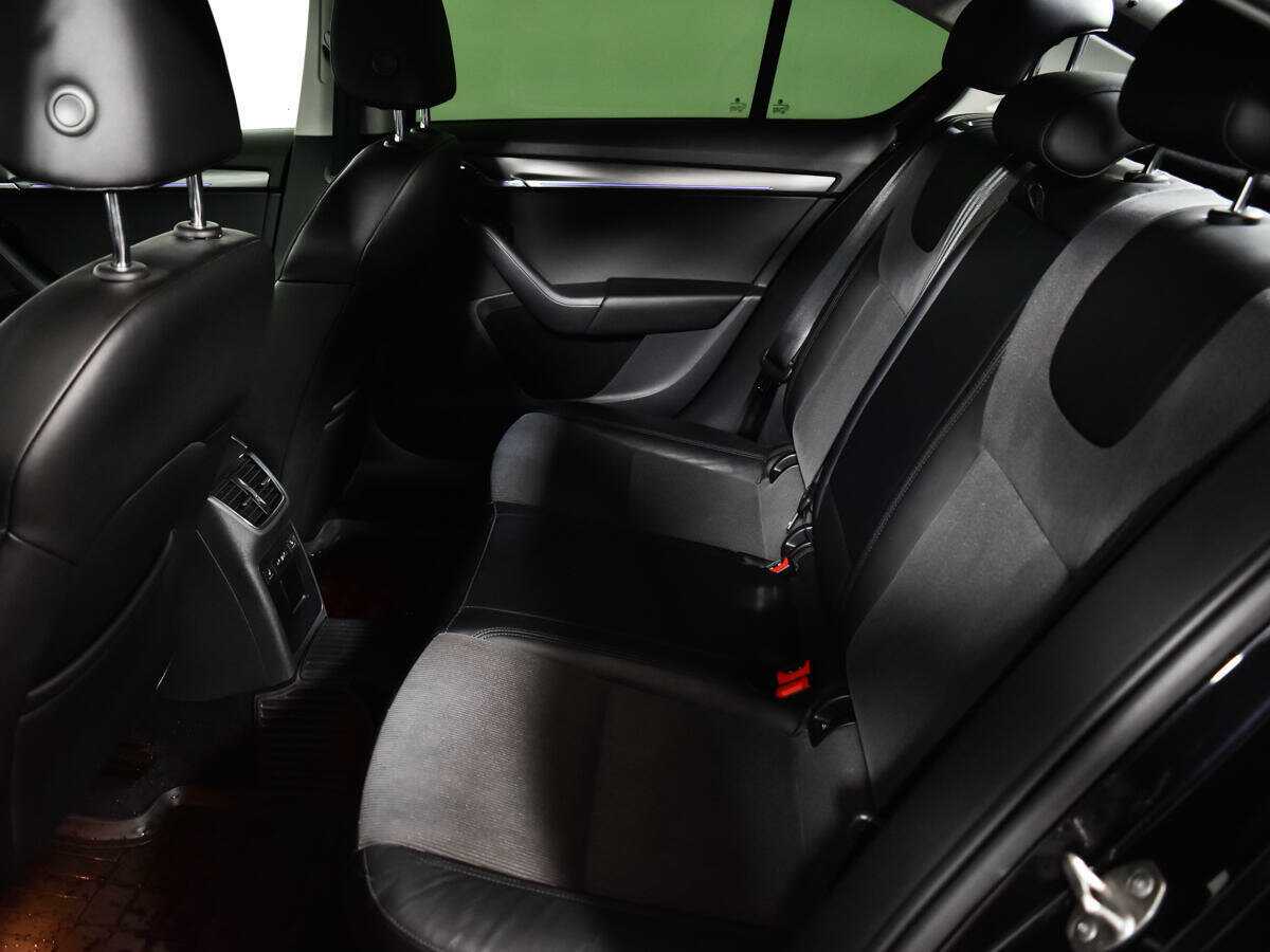 Б/У Шкода Октавия 2019 года. Фото: #8