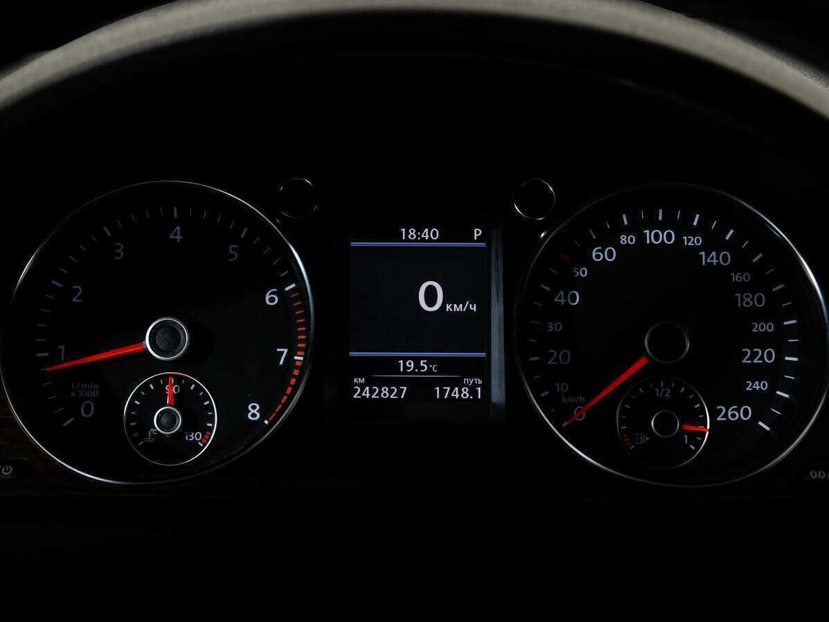 Б/У Фольксваген Пассат 2013 года. Фото: #13