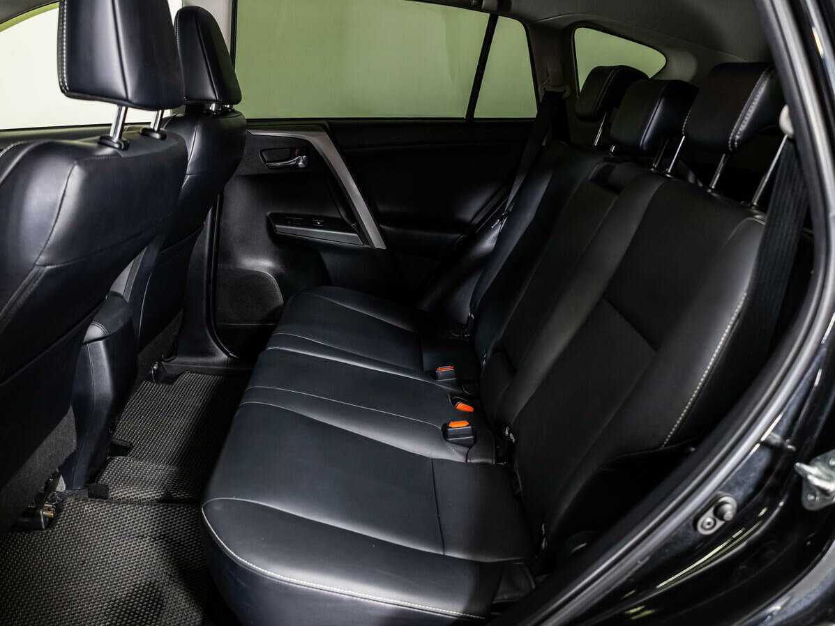 Б/У Тойота Рав4 2016 года. Фото: #9