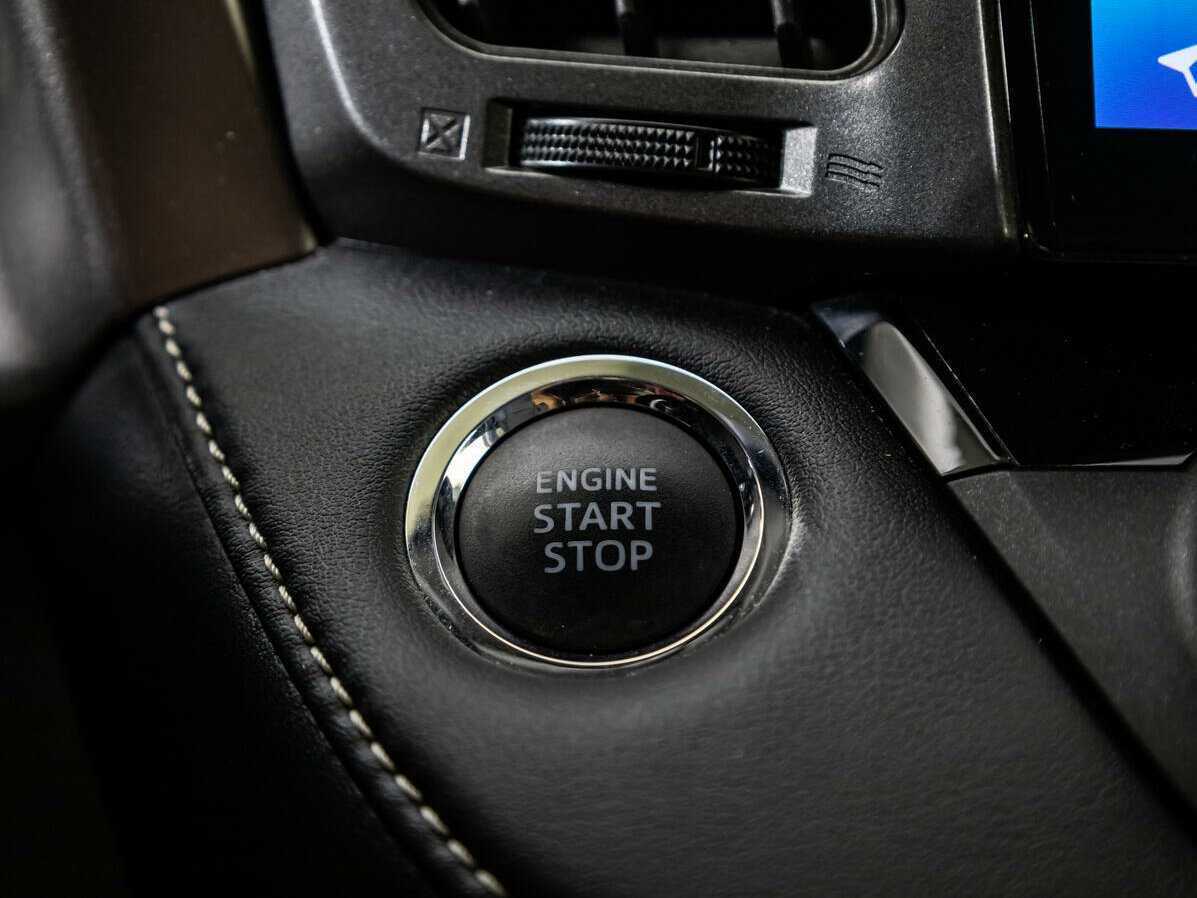 Б/У Тойота Рав4 2016 года. Фото: #15