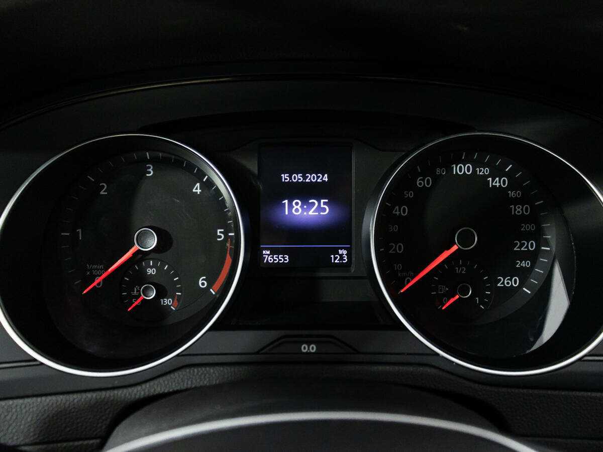 Б/У Фольксваген Пассат 2017 года. Фото: #11