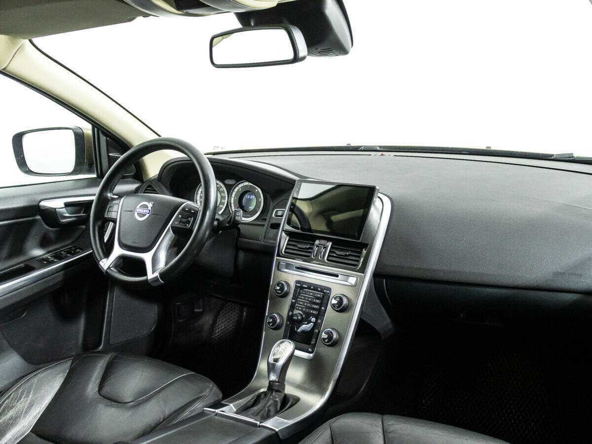 Б/У Вольво ИксЦ60 2012 года. Фото: #8