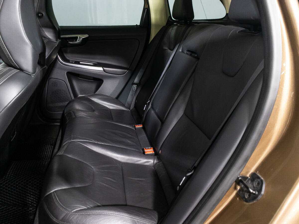 Б/У Вольво ИксЦ60 2012 года. Фото: #9