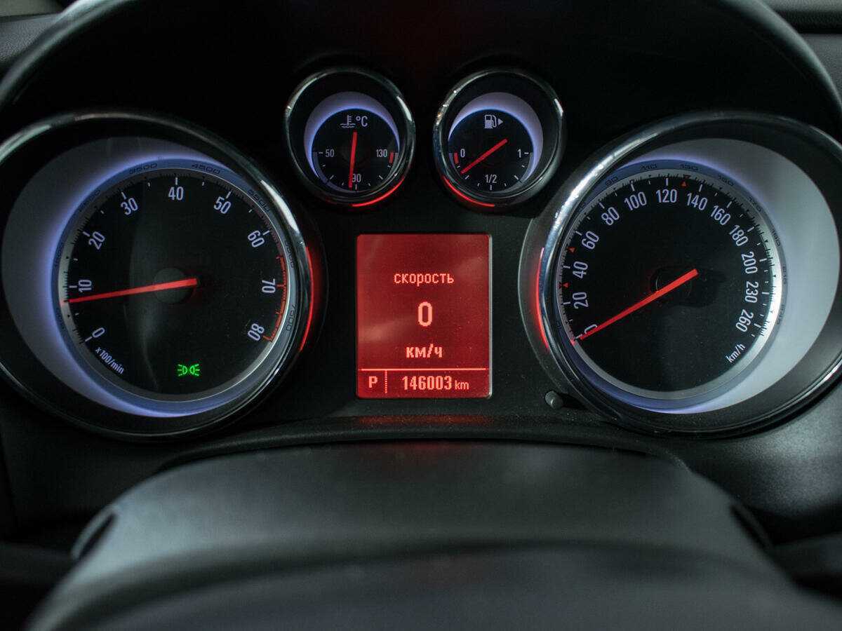 Б/У Опель Астра 2014 года. Фото: #10