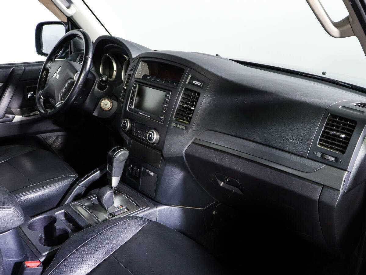 Б/У Митсубиши Паджеро 2012 года. Фото: #6