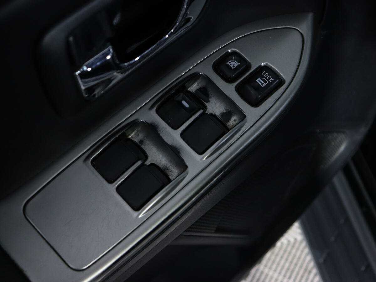 Б/У Митсубиши Паджеро 2012 года. Фото: #15