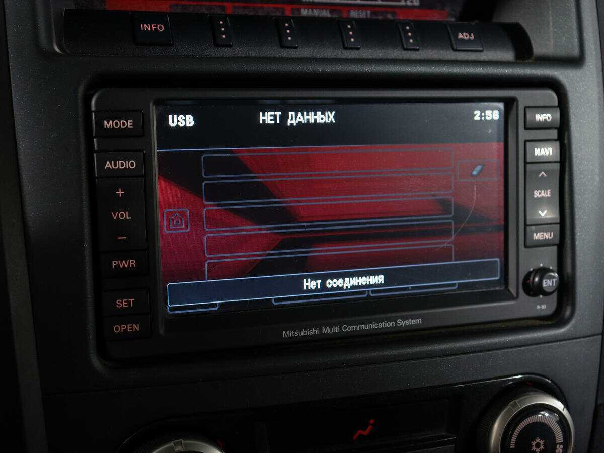 Б/У Митсубиши Паджеро 2012 года. Фото: #21