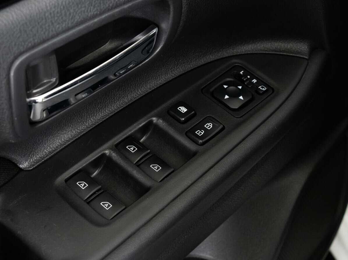 Б/У Митсубиши Оутлэндер 2020 года. Фото: #14