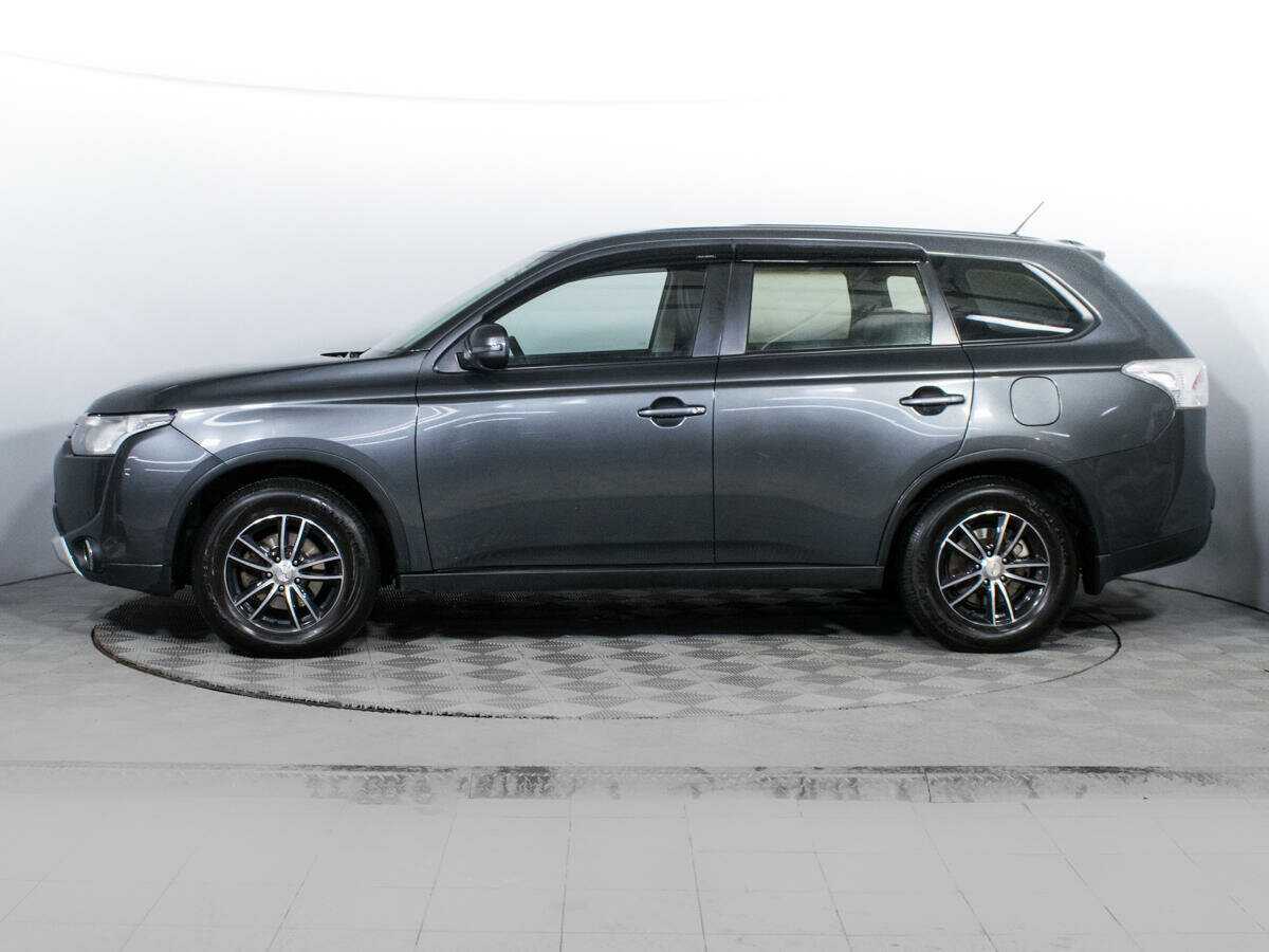 Б/У Митсубиши Оутлэндер 2014 года. Фото: #7