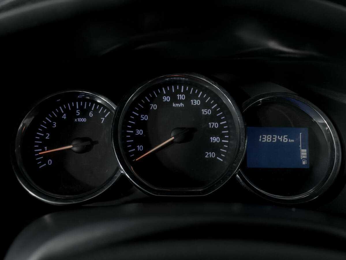 Б/У Рено Сандеро 2016 года. Фото: #9