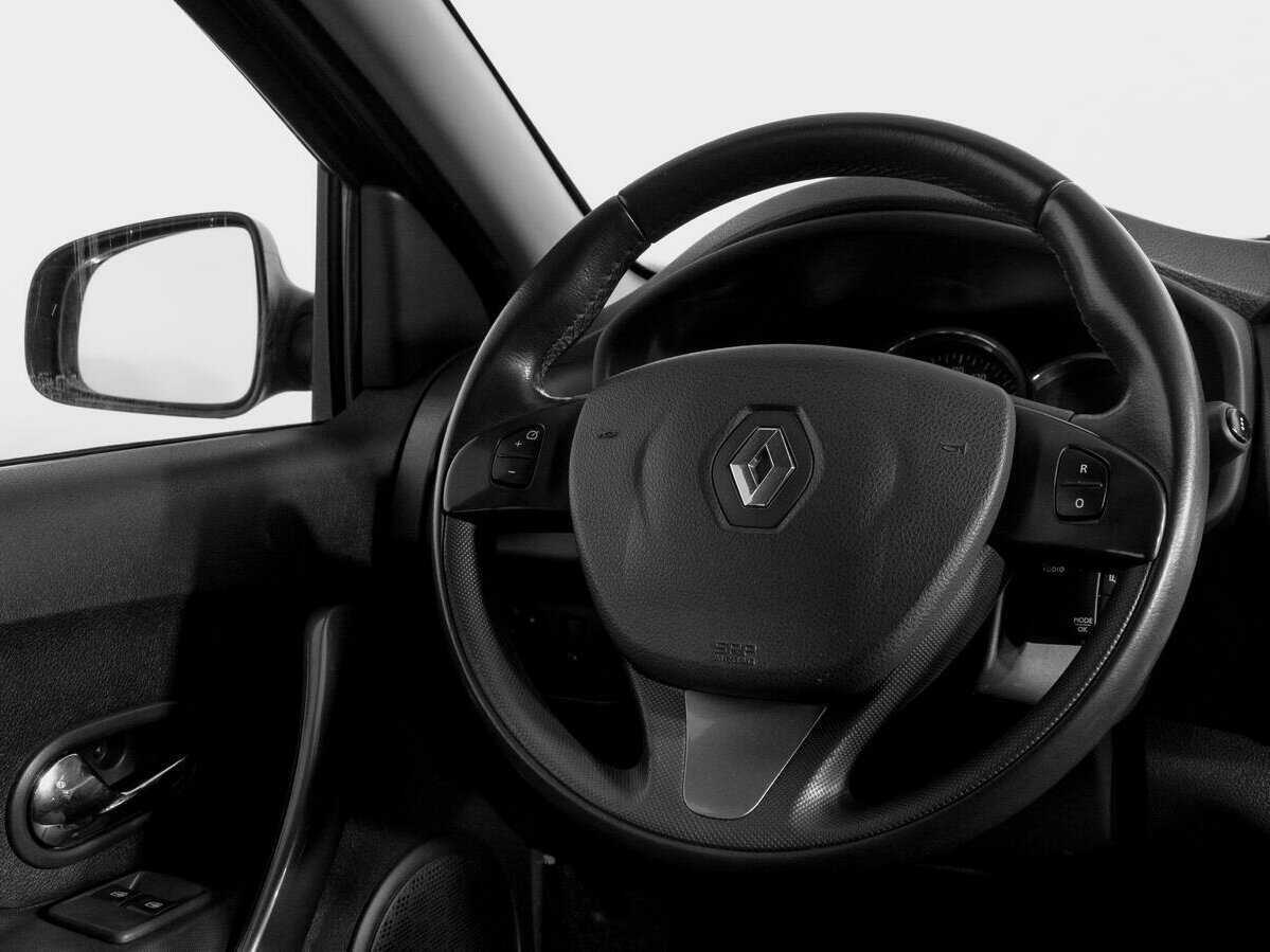 Б/У Рено Сандеро 2016 года. Фото: #13