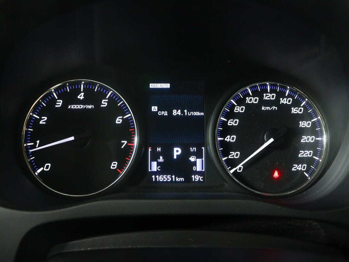 Б/У Митсубиши Оутлэндер 2019 года. Фото: #8