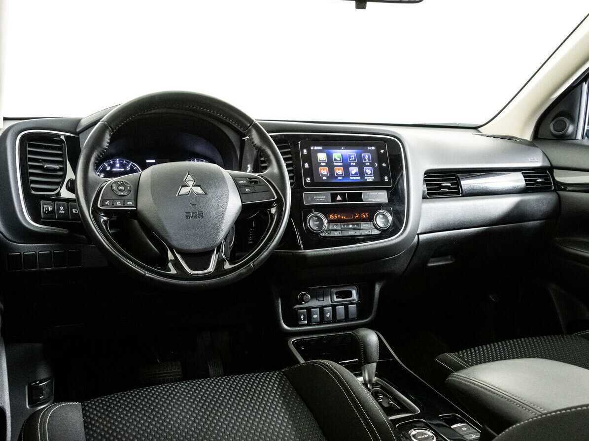 Б/У Митсубиши Оутлэндер 2019 года. Фото: #10