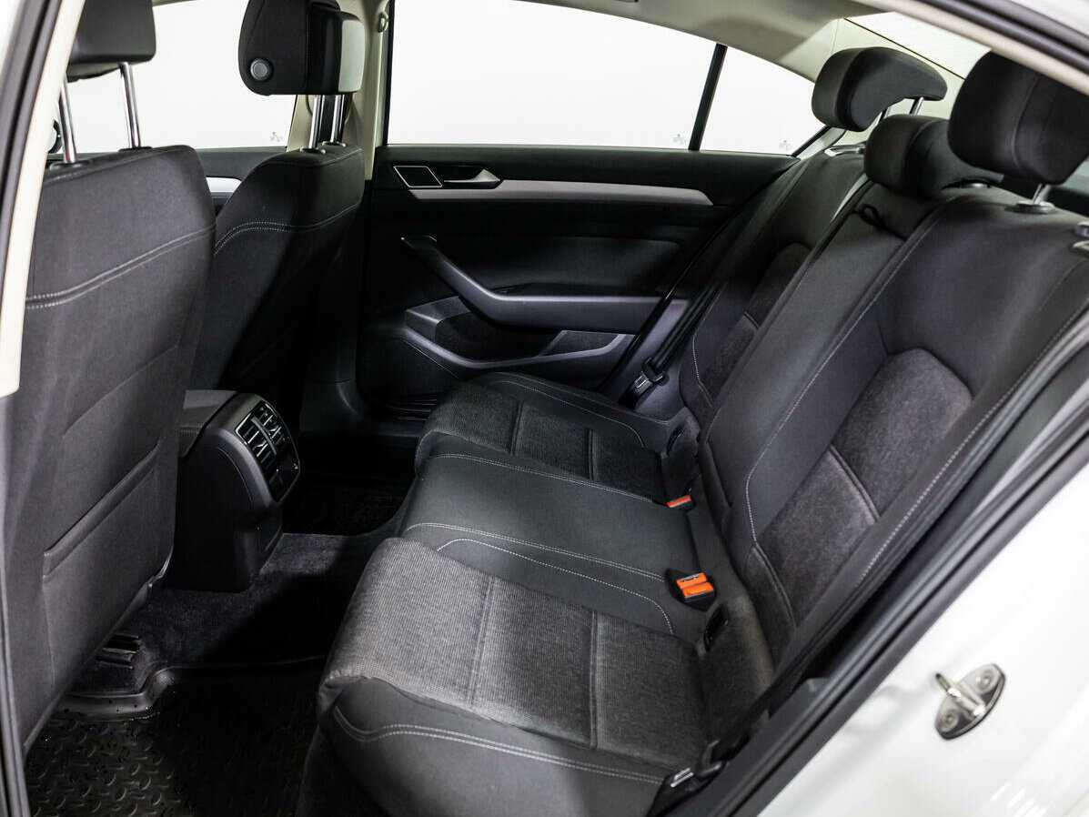 Б/У Фольксваген Пассат 2016 года. Фото: #7