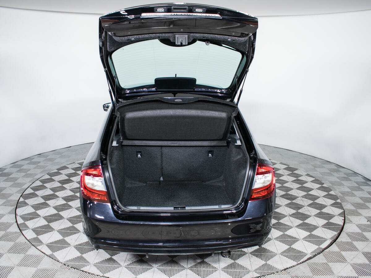 Б/У Шкода Рапид 2018 года. Фото: #18