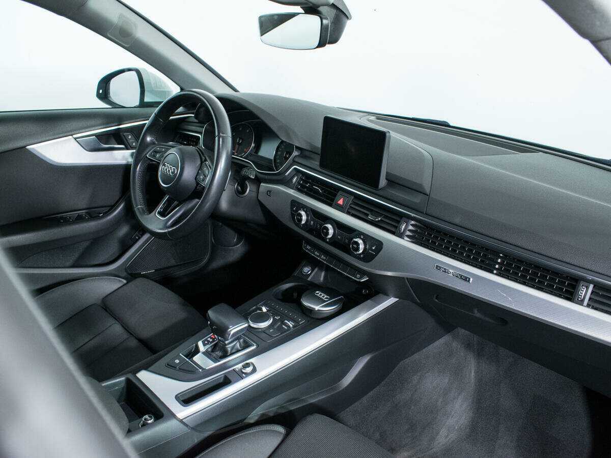 Б/У Ауди А4 2018 года. Фото: #8