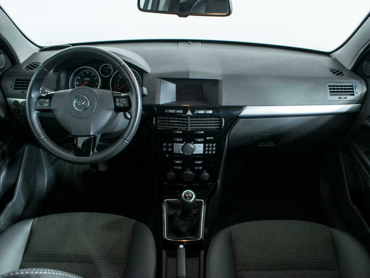 Б/У Опель Астра 2014 года. Фото: #11