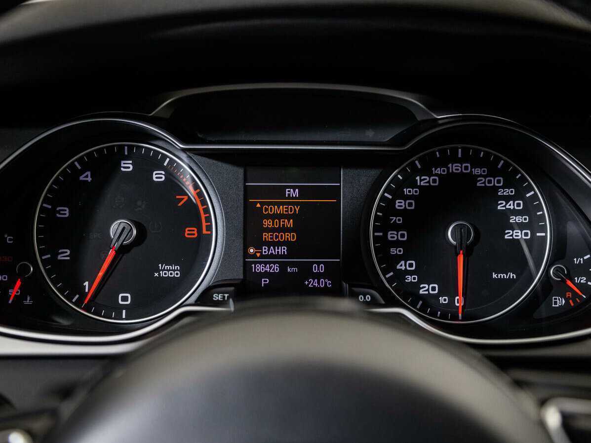 Б/У Ауди А4 2012 года. Фото: #9