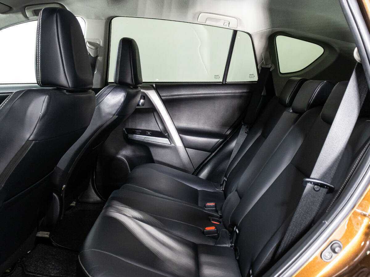 Б/У Тойота Рав4 2016 года. Фото: #9