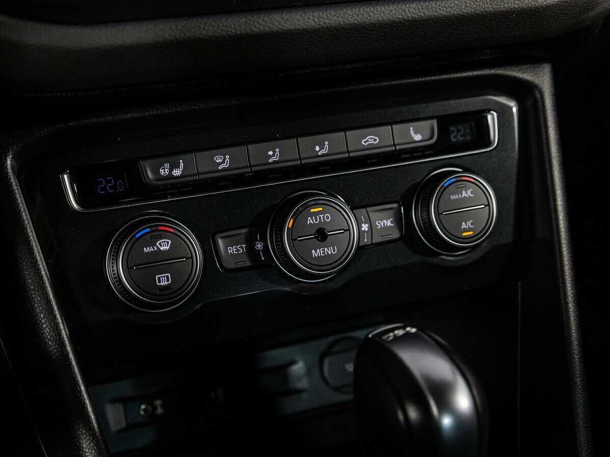 Б/У Фольксваген Тигуан 2017 года. Фото: #17