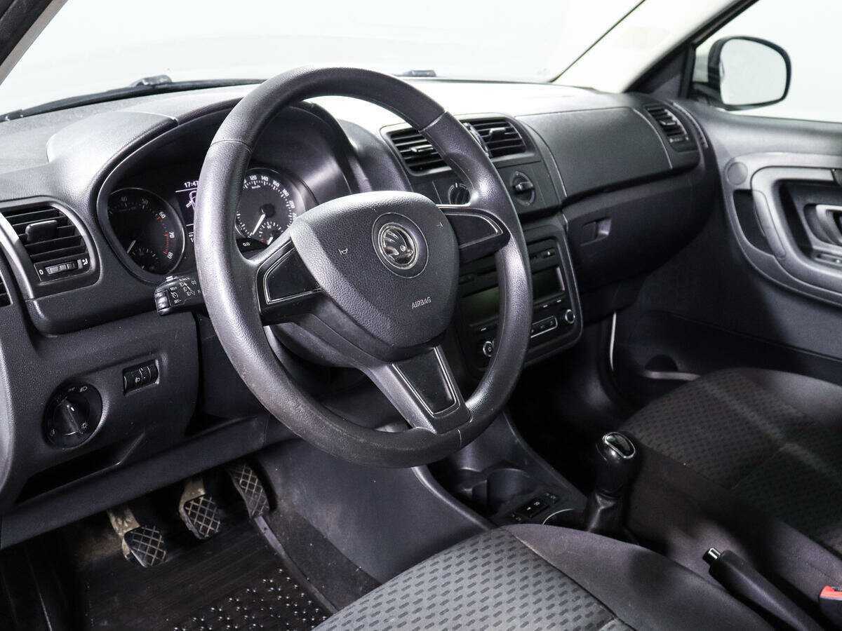 Б/У Шкода Фабия 2014 года. Фото: #12