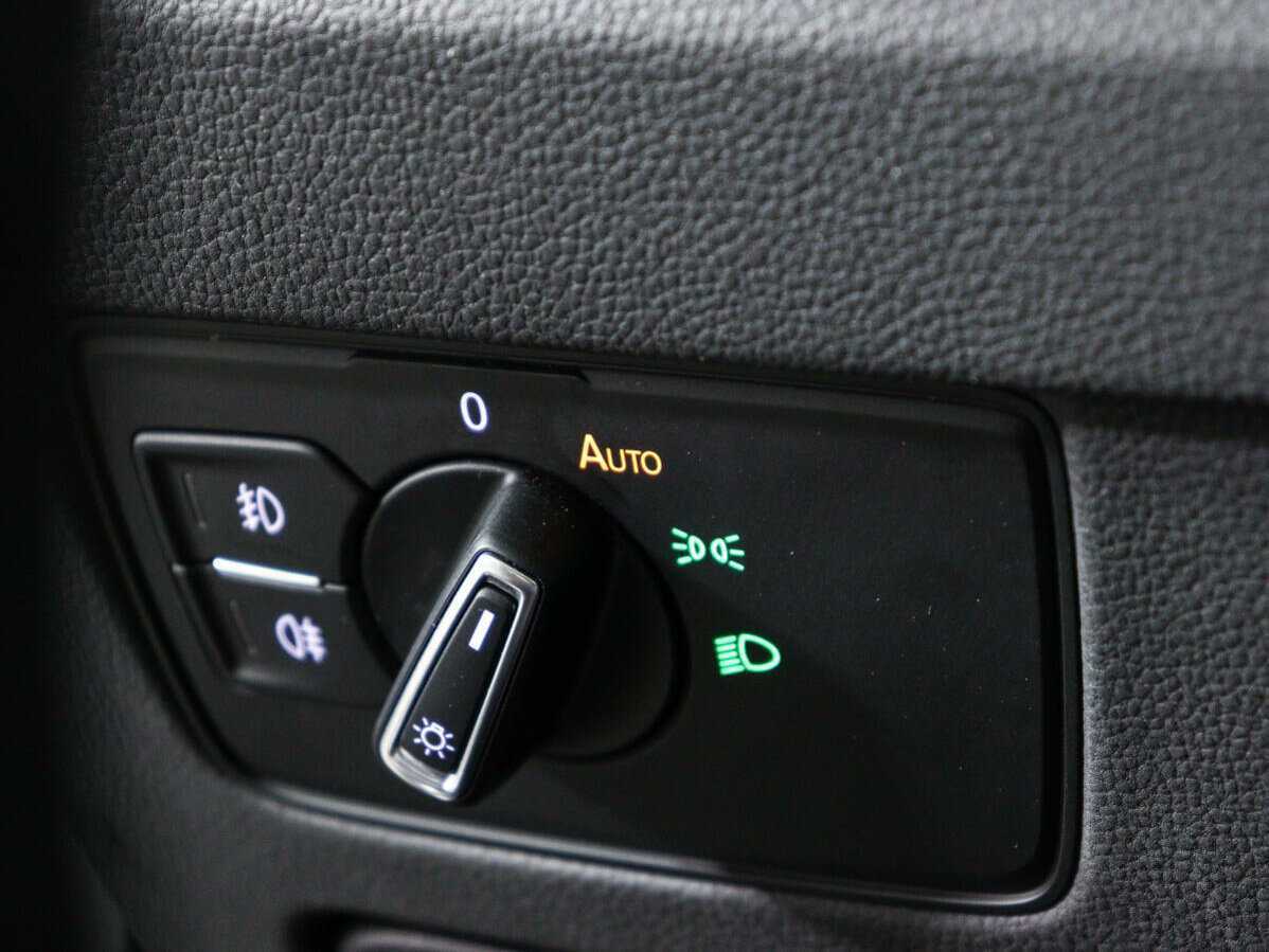 Б/У Фольксваген Пассат 2019 года. Фото: #18