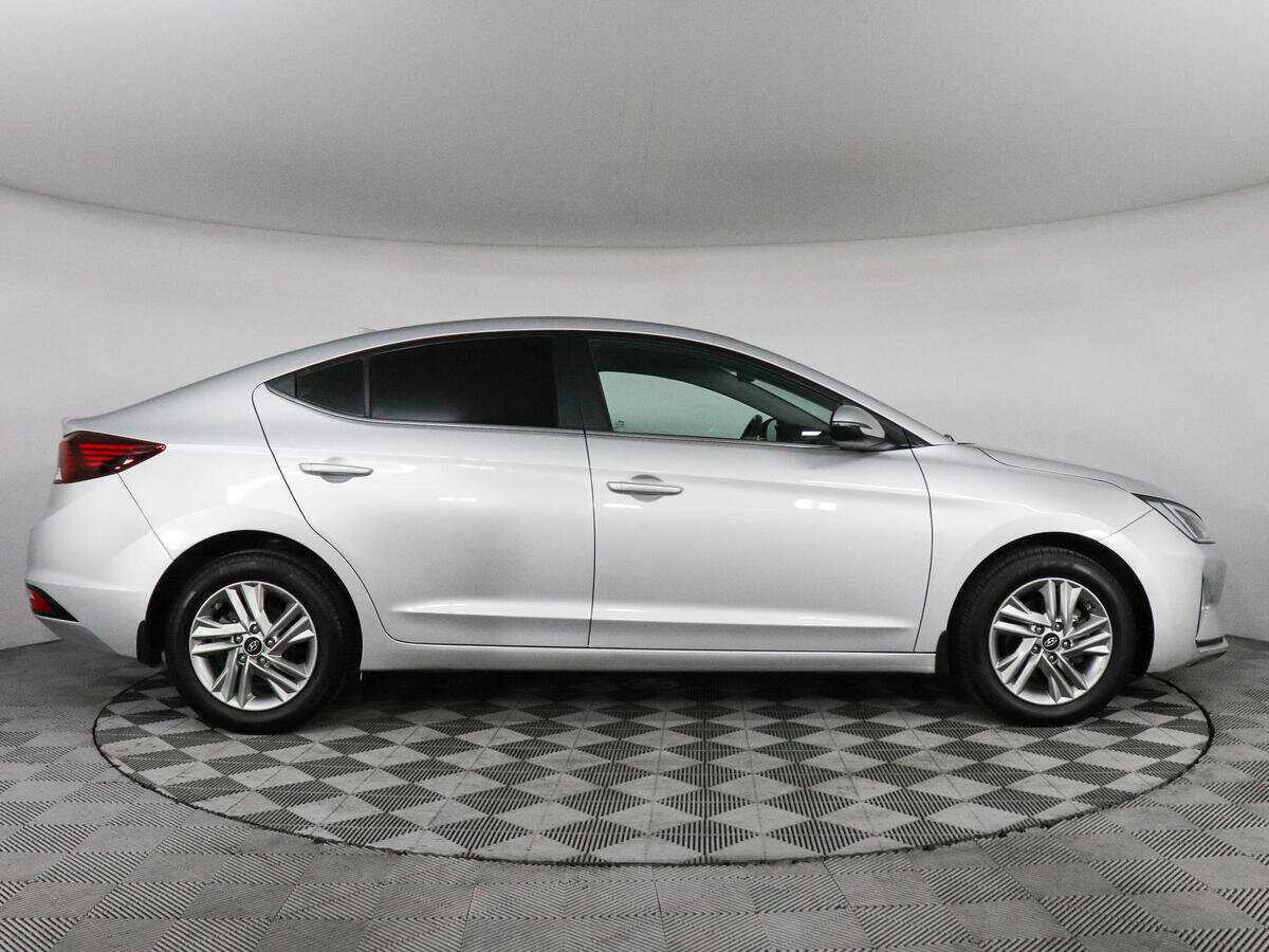 Б/У Хендай Елантра 2019 года. Фото: #3