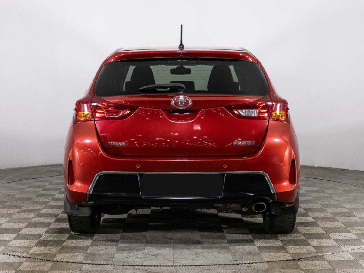 Б/У Тойота Аурис 2013 года. Фото: #5